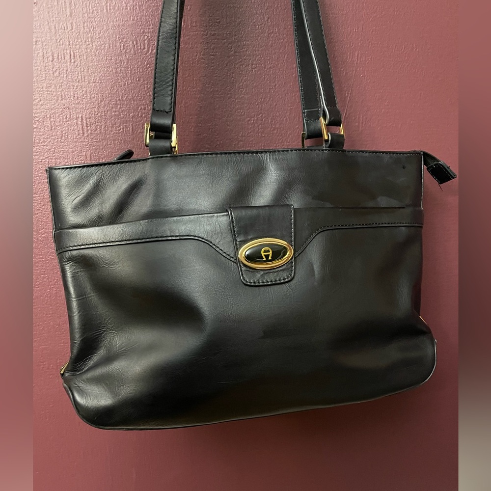 Etienne Aigner Black Leather Shoulder Bag